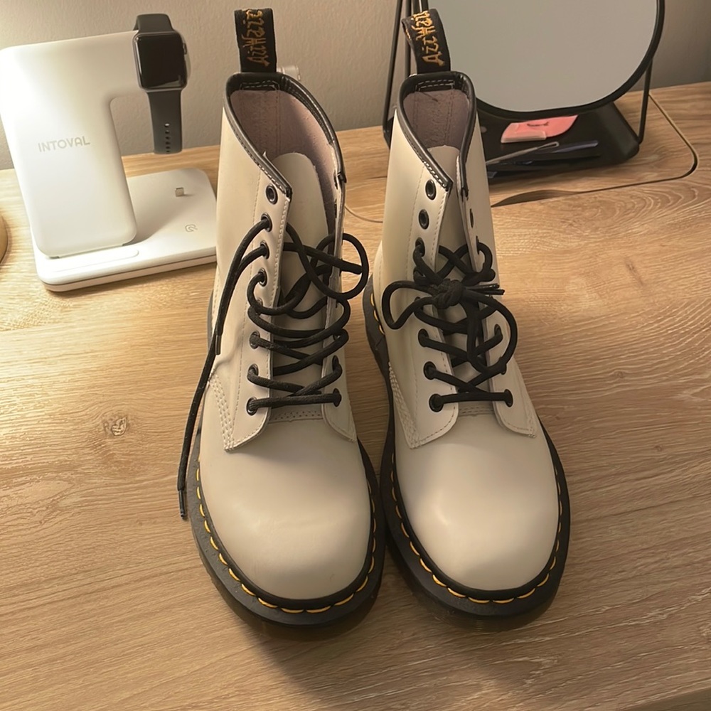 White dr martens